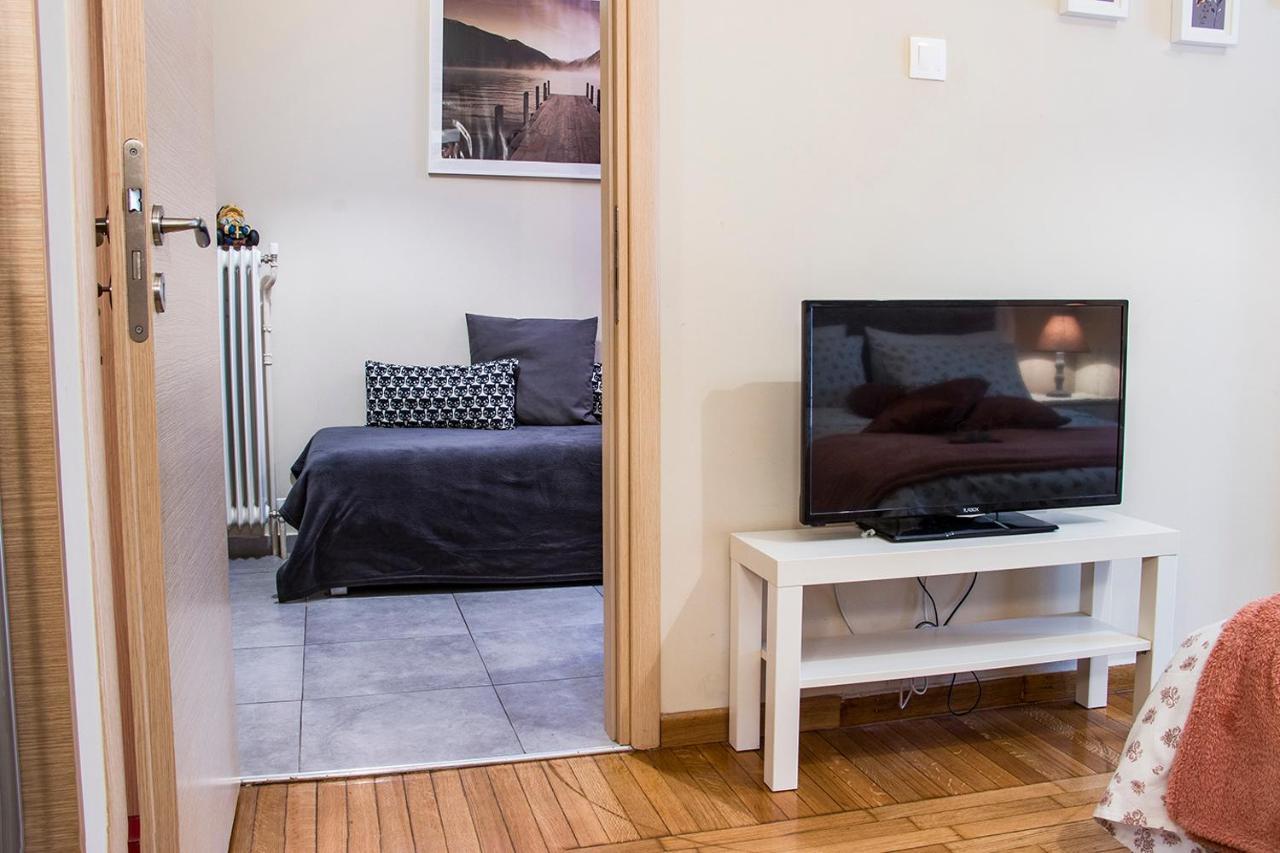 City Stay Close To The Metro A Charming Flat Atenas Exterior foto